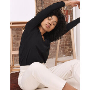 Aday Something Tailored Shirt Long Sleeve Side Slit V Neck Black Medium